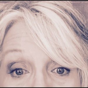 Meet your Posher, Debby